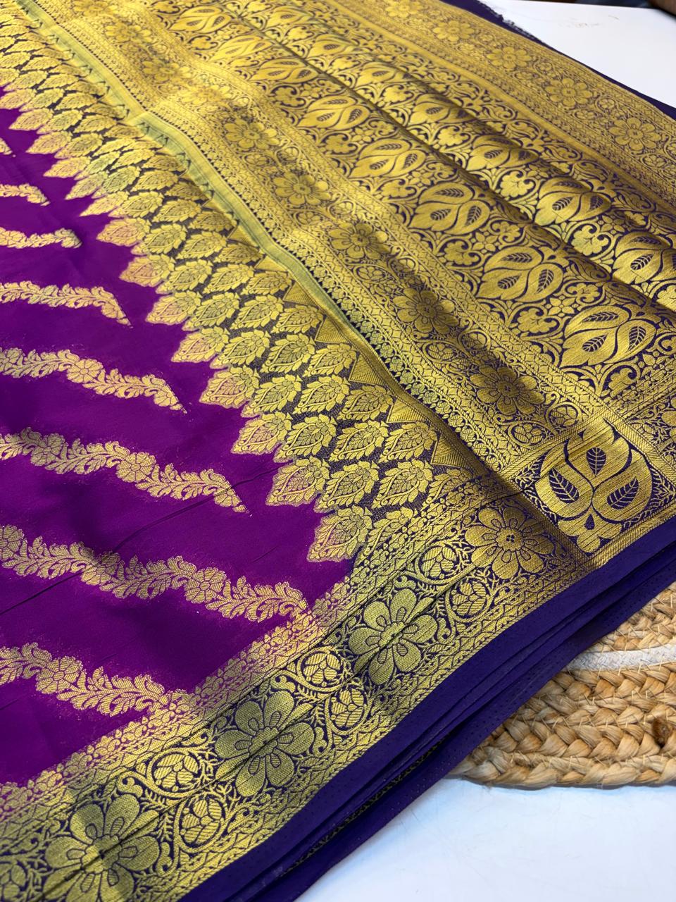 Mysore Silk Saree Elegant look.(KCMS09)