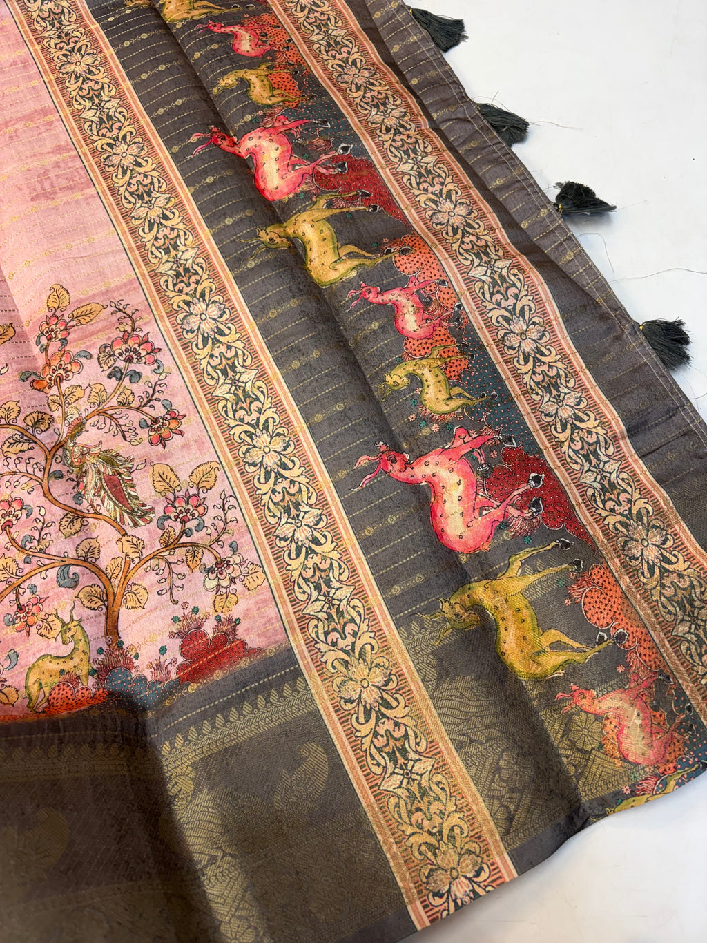 Kalamkari Silk Saree with Blouse and Extravagant Look (KCKS27)