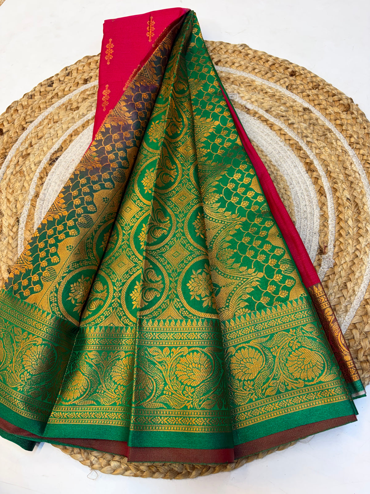 Soft Silk Saree with Blouse and Luxurious Look(KCSS44)