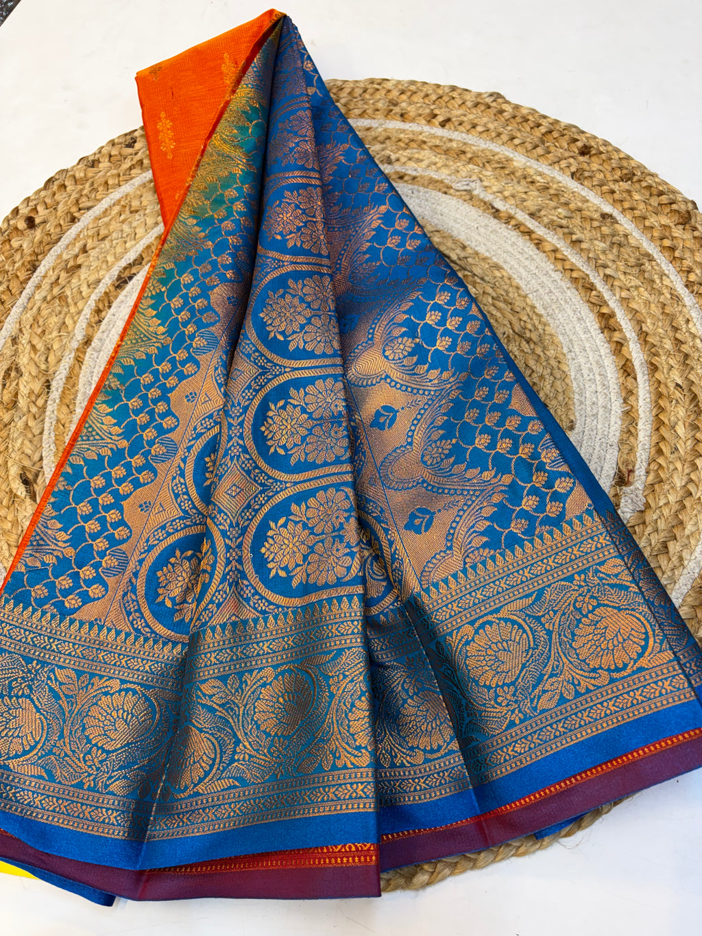 Soft Silk Saree with Blouse and Luxurious Look(KCSS40)