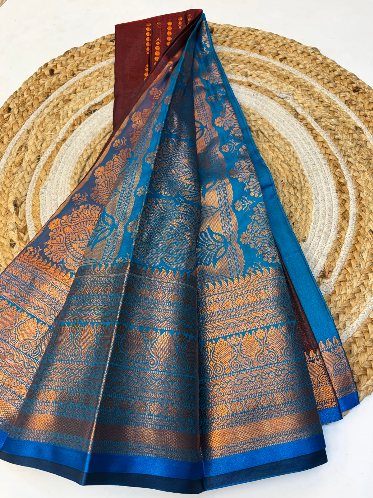 Soft Silk Saree with Blouse and Luxurious Look(KCSS51)