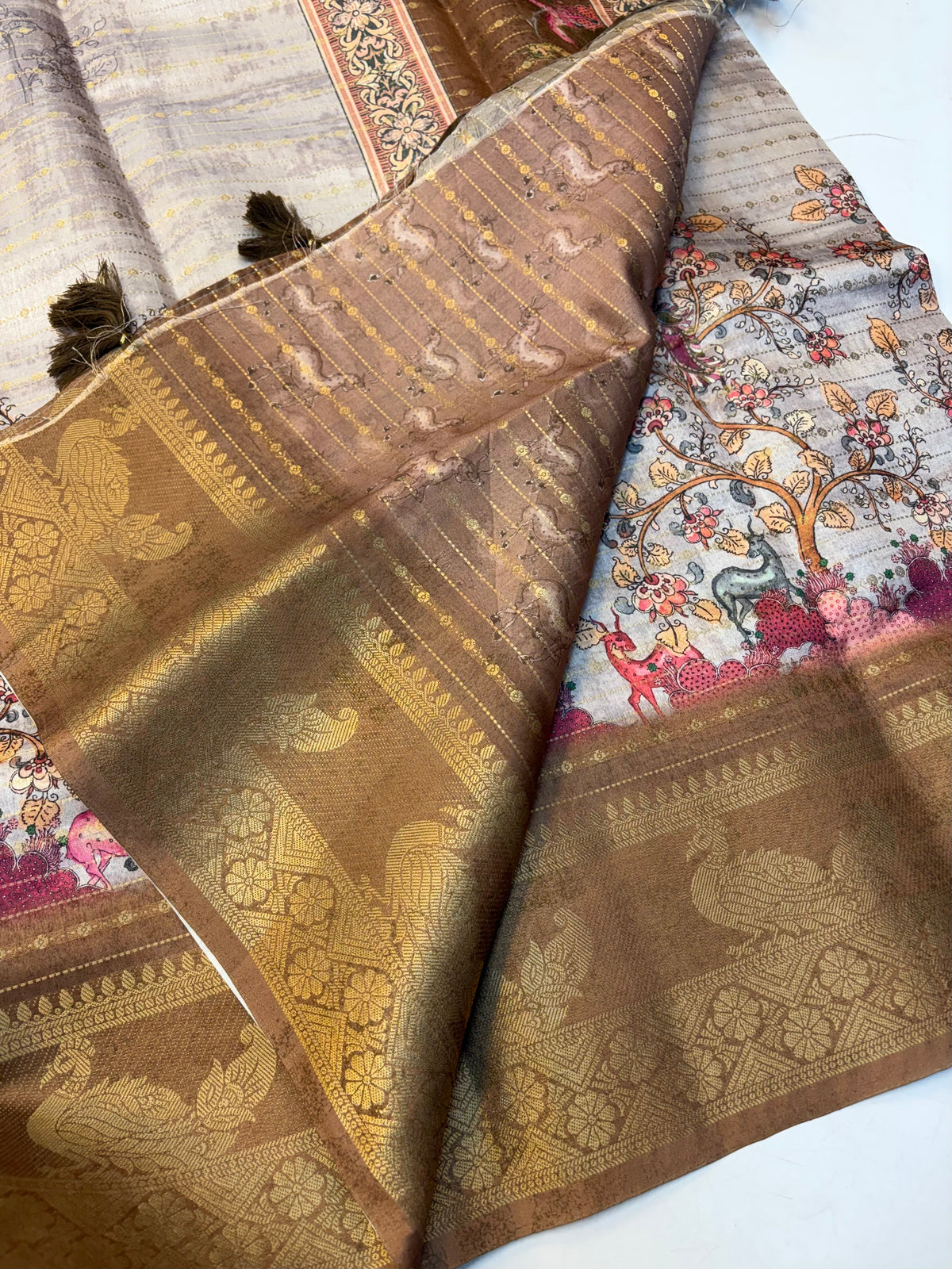 Kalamkari Silk Saree with Blouse and Extravagant Look (KCKS28)
