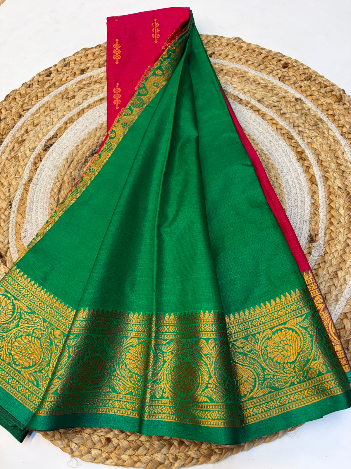 Soft Silk Saree with Blouse and Luxurious Look(KCSS44)