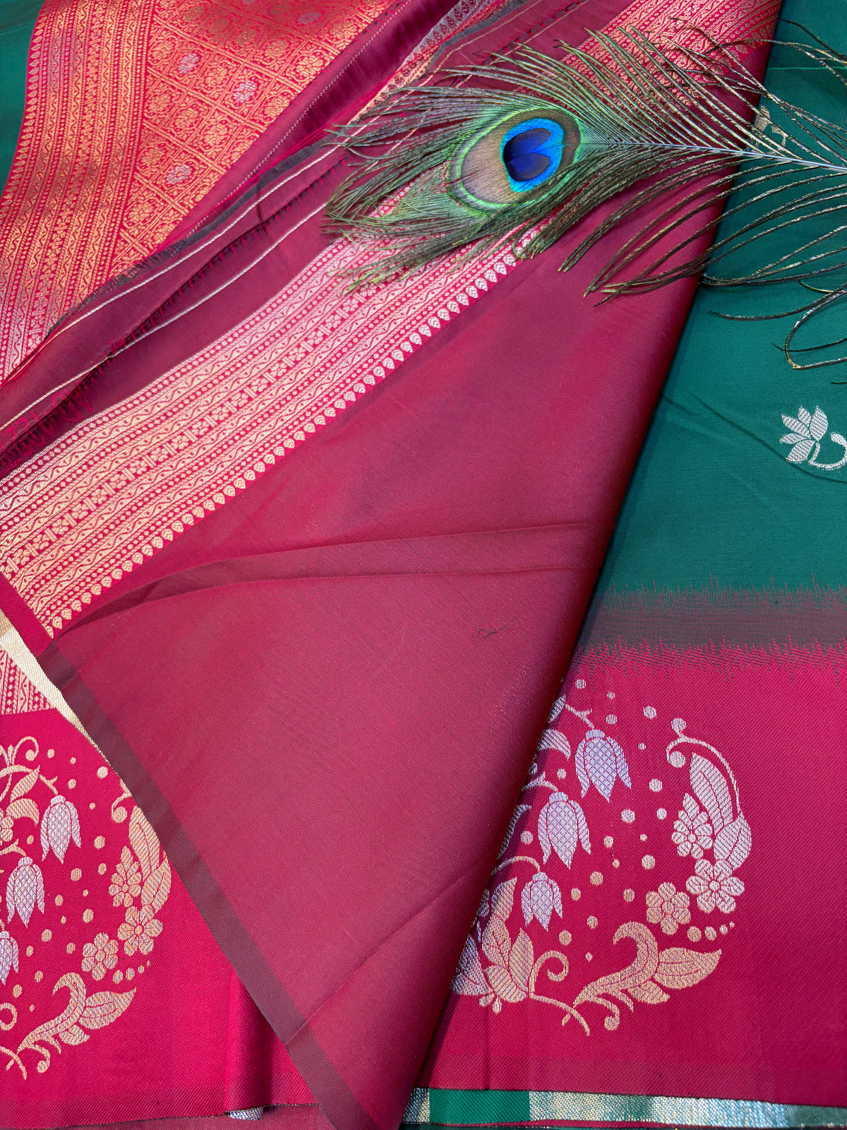 Soft Silk Saree Dark Green  Colour With Reddish Pink Border -(KCSSS12)