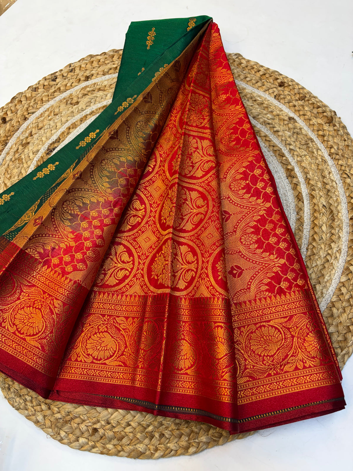 Soft Silk Saree with Blouse and Luxurious Look(KCSS42)