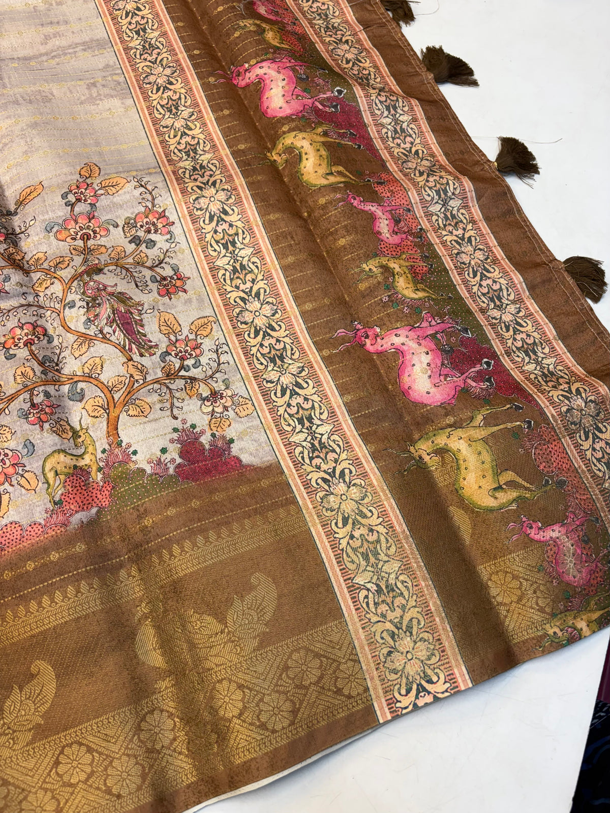 Kalamkari Silk Saree with Blouse and Extravagant Look (KCKS28)