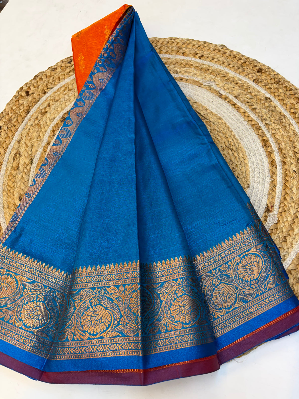 Soft Silk Saree with Blouse and Luxurious Look(KCSS40)